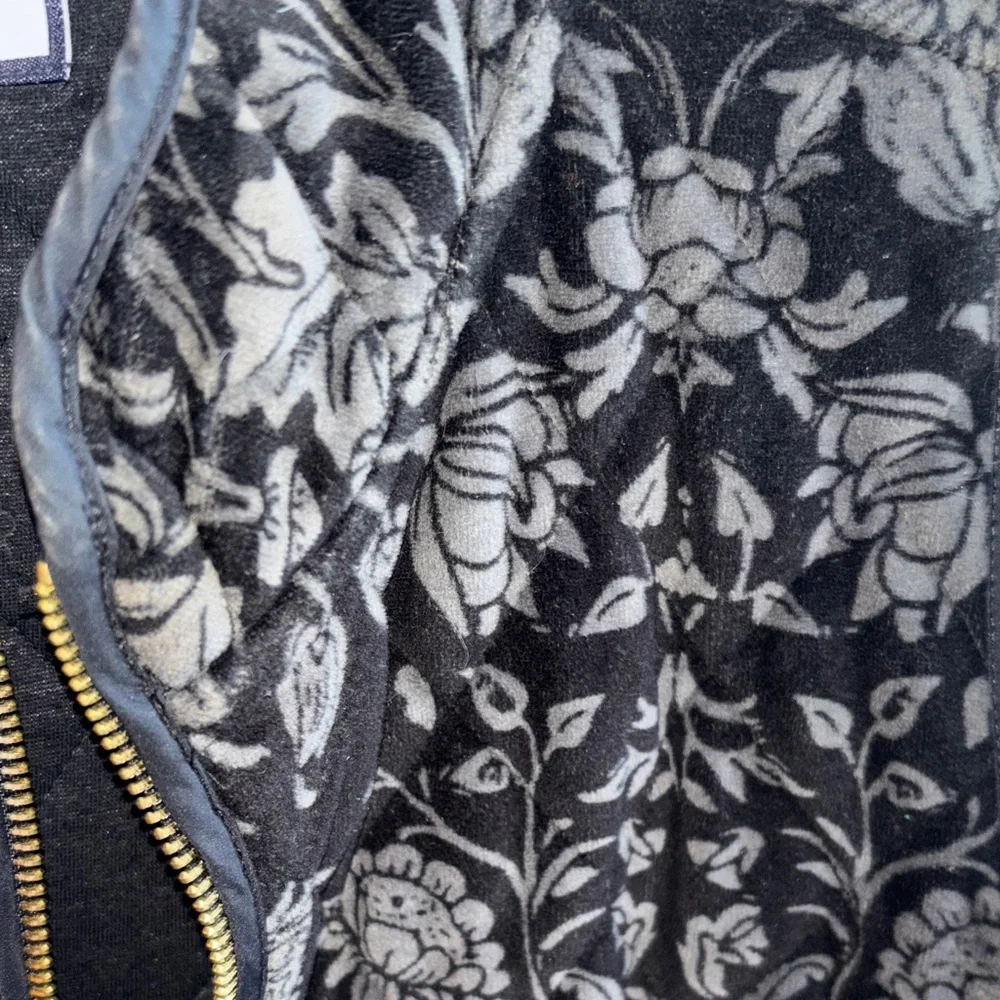 Charter Club Black and Gray Floral Women's Vest - Picture 8 of 10